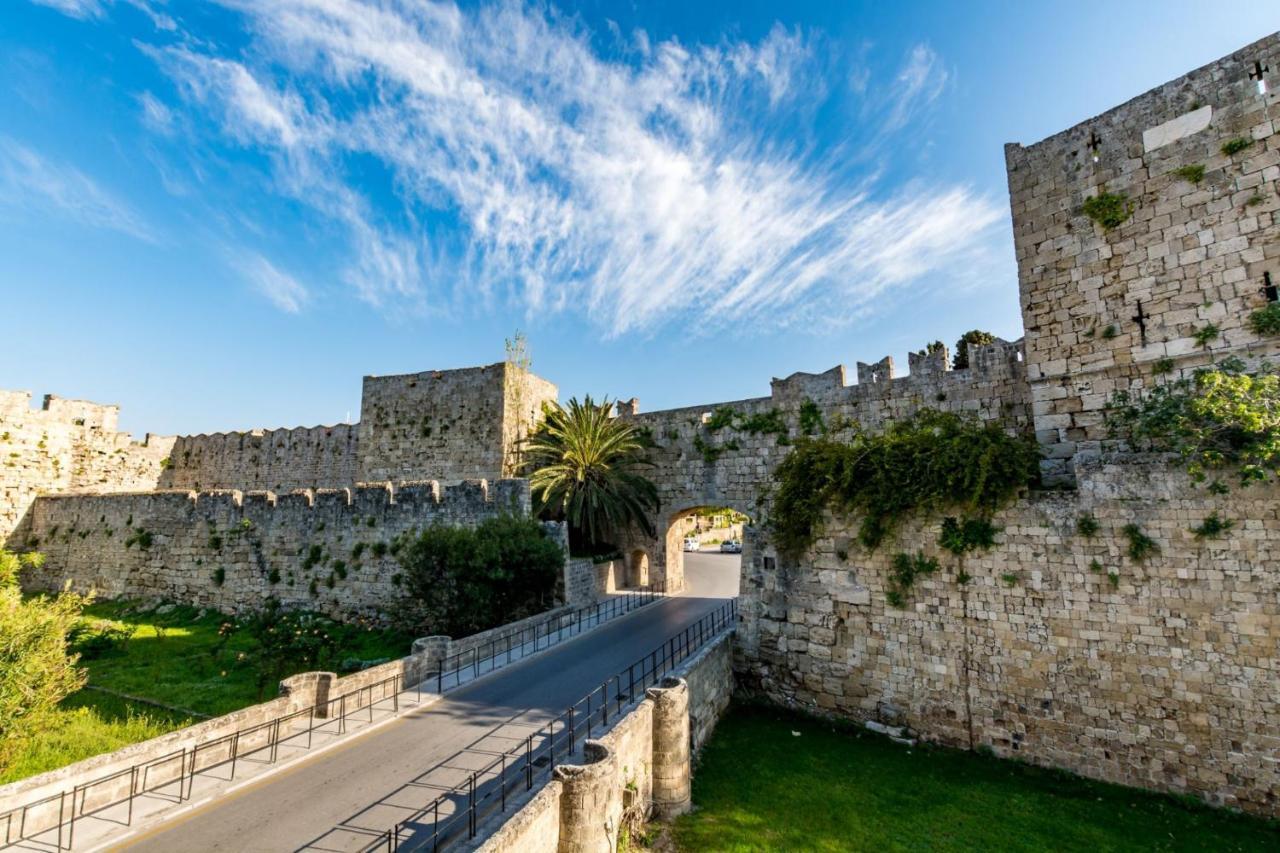 Colourful Aria Of The Medieval Town Rhodes City Dış mekan fotoğraf