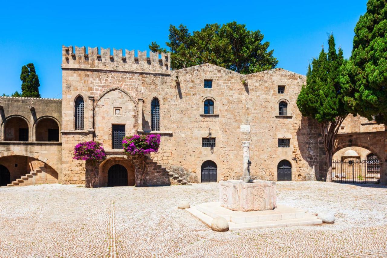 Colourful Aria Of The Medieval Town Rhodes City Dış mekan fotoğraf